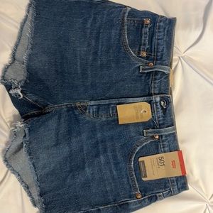 Levi 501 Shorts high rise size 29- tags still on!